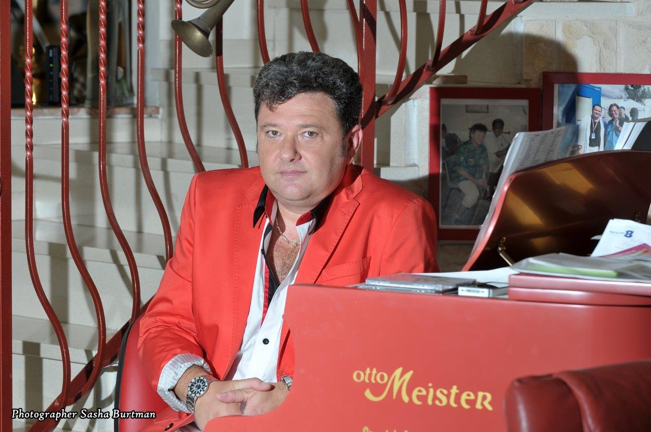 הוירטואוז ליאוניד פטשקה (צילום: סשה בורטמן)